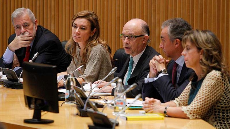 El Gobierno presenta unos presupuestos con un ajuste de 13.000 millones para "crecer, crear empleo y cumplir con el déficit"