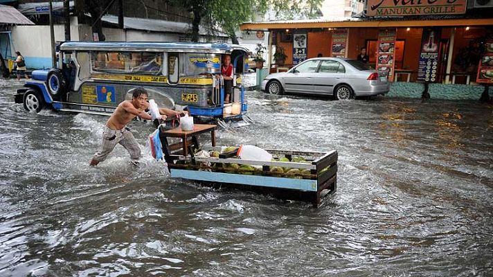 Informativo 24h - Japón sufre el tifón Jelawat
