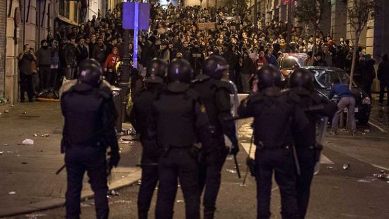 Doce heridos leves, uno de ellos un policía en la tercera manifestación del 25S 
