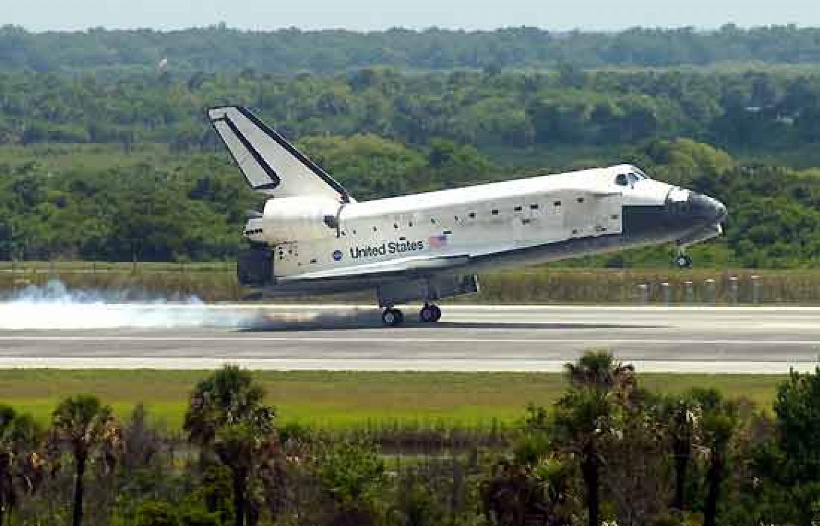 El Discovery aterriza con éxito en Florida