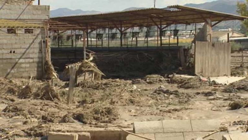 Murcia y Almería luchan por restablecer los servicios mínimos después del temporal