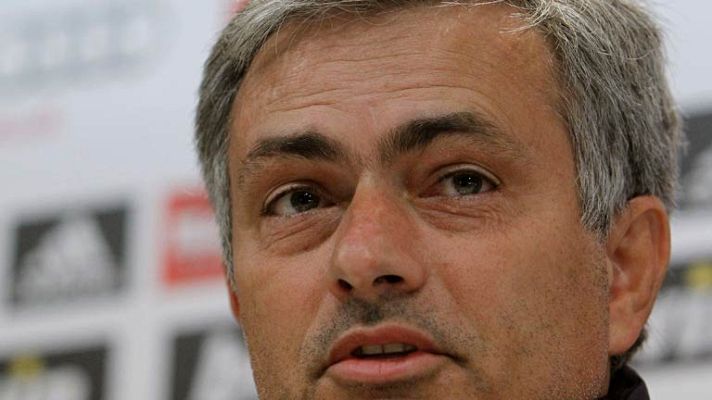 Telediario 1 - Mourinho: "Odio mi vida social"