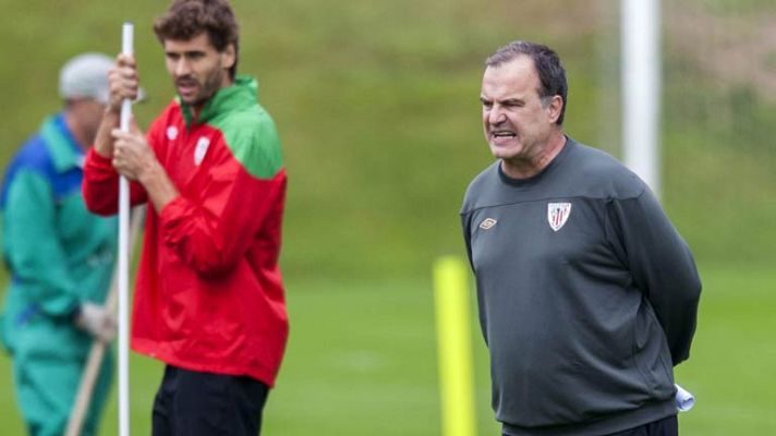 Telediario 1 - Llorente abandona el entrenamiento del Athletic tras un bronca de Bielsa