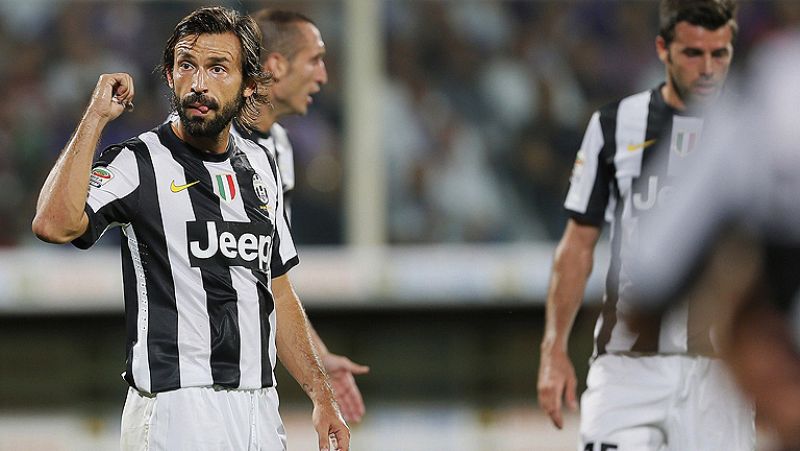 La UEFA se rinde a la magia del fútbol que nace de las botas del italiano Andrea Pirlo. Es por ello que comparan al jugador de la Juventus con el mejor de los directores de orquesta.