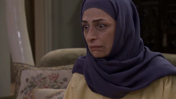 Amar en tiempos revueltos - Candelaria ha muerto