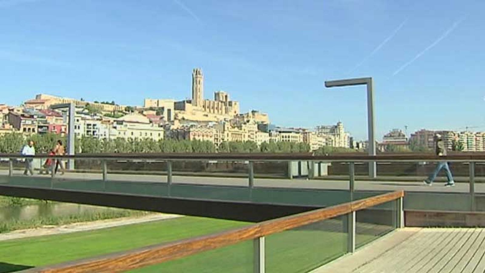 Intervalos nubosos en el Cantábrico oriental, Pirineos, Estrecho y Melilla