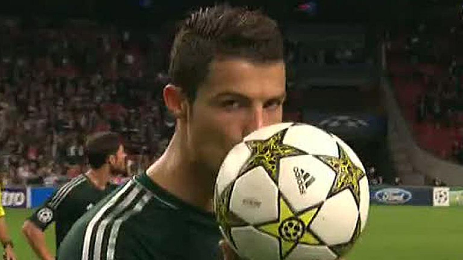 Cristiano Ronaldo vuelve por sus fueros con garras, goles y sonrisas