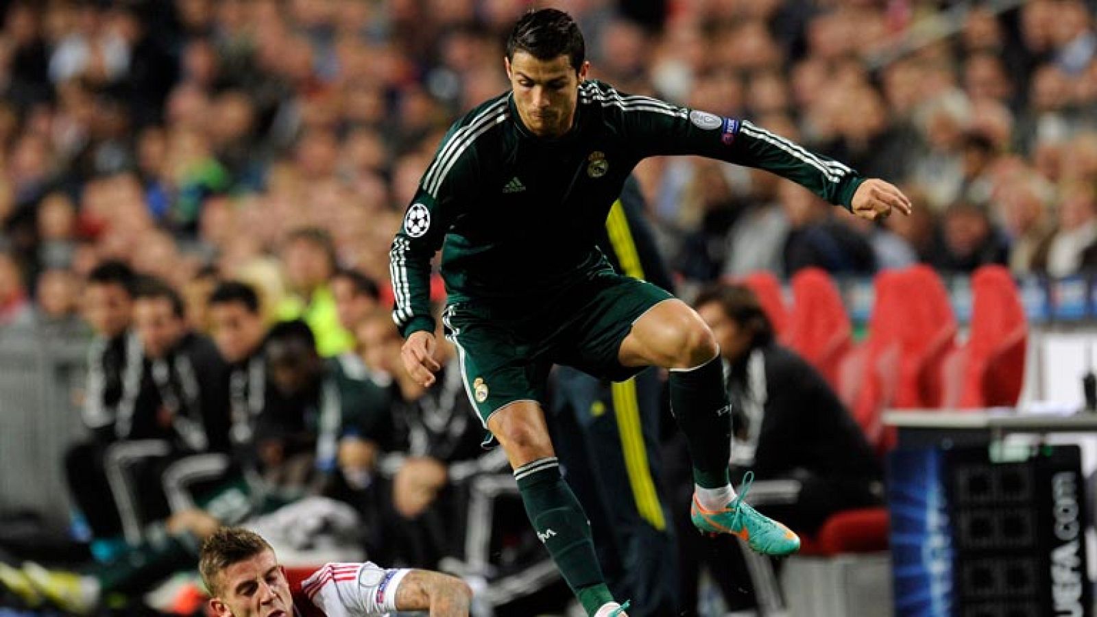 El Madrid golea al Ajax con un triplete de Cristiano