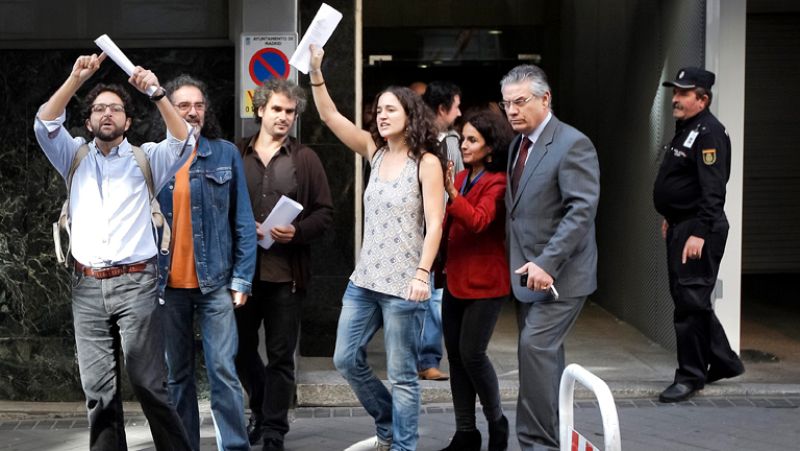 El auto del juez Pedraz, critica a políticos y policía en relación al 25-S