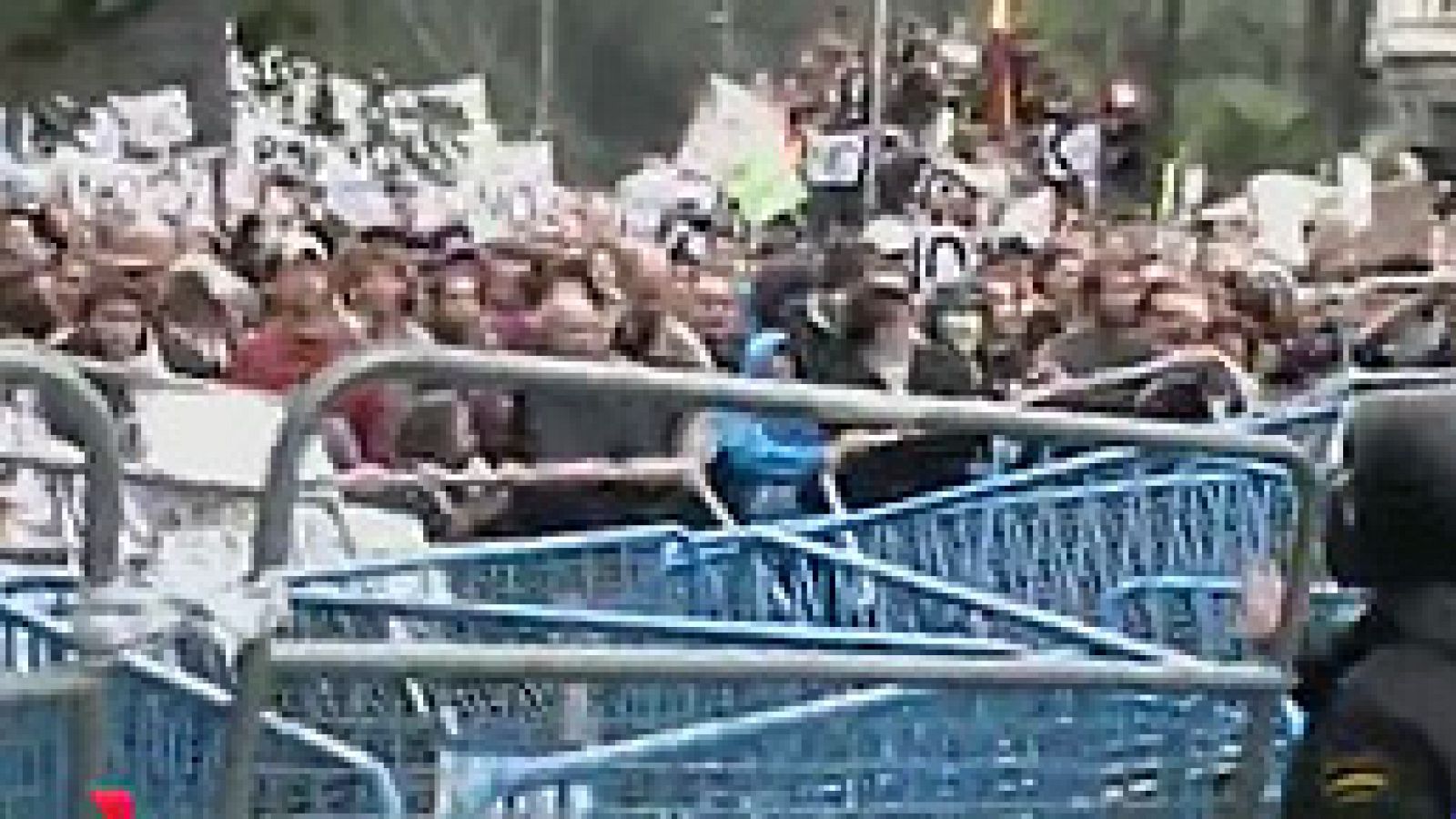 La policía difunde las imágenes que grabaron los agentes durante las protestas del 25-S