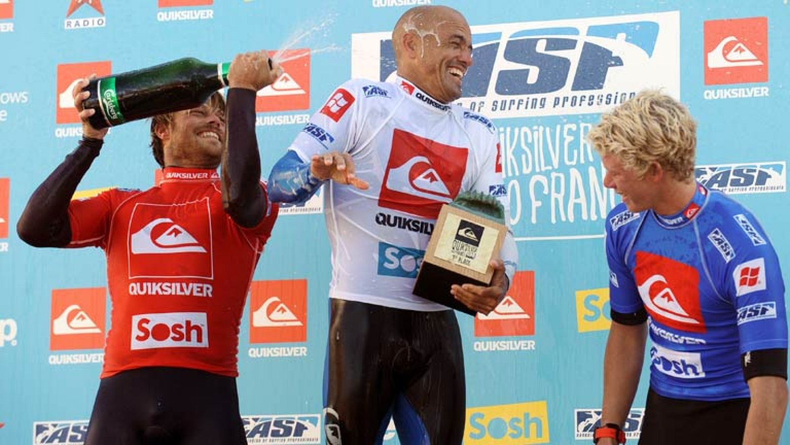 Kelly Slater vuelve a ganar en la playa francesa de Graviere | Ver