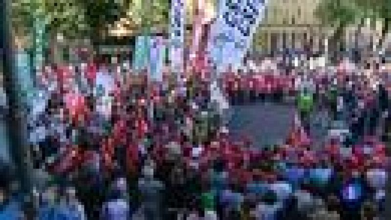 Manifestaciones en más de 50 ciudades españolas convocadas por la "Cumbre Social"