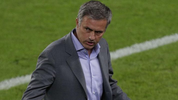  - Mourinho cree que el árbitro falló en el penalti a Özil