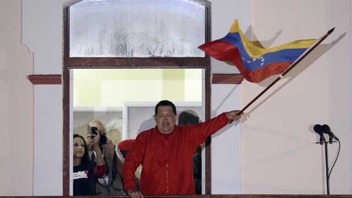 Telediario 1 - Hugo Chávez revalida su mandato