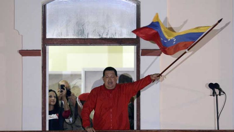 Hugo Chávez revalida su mandato en Venezuela seis años más