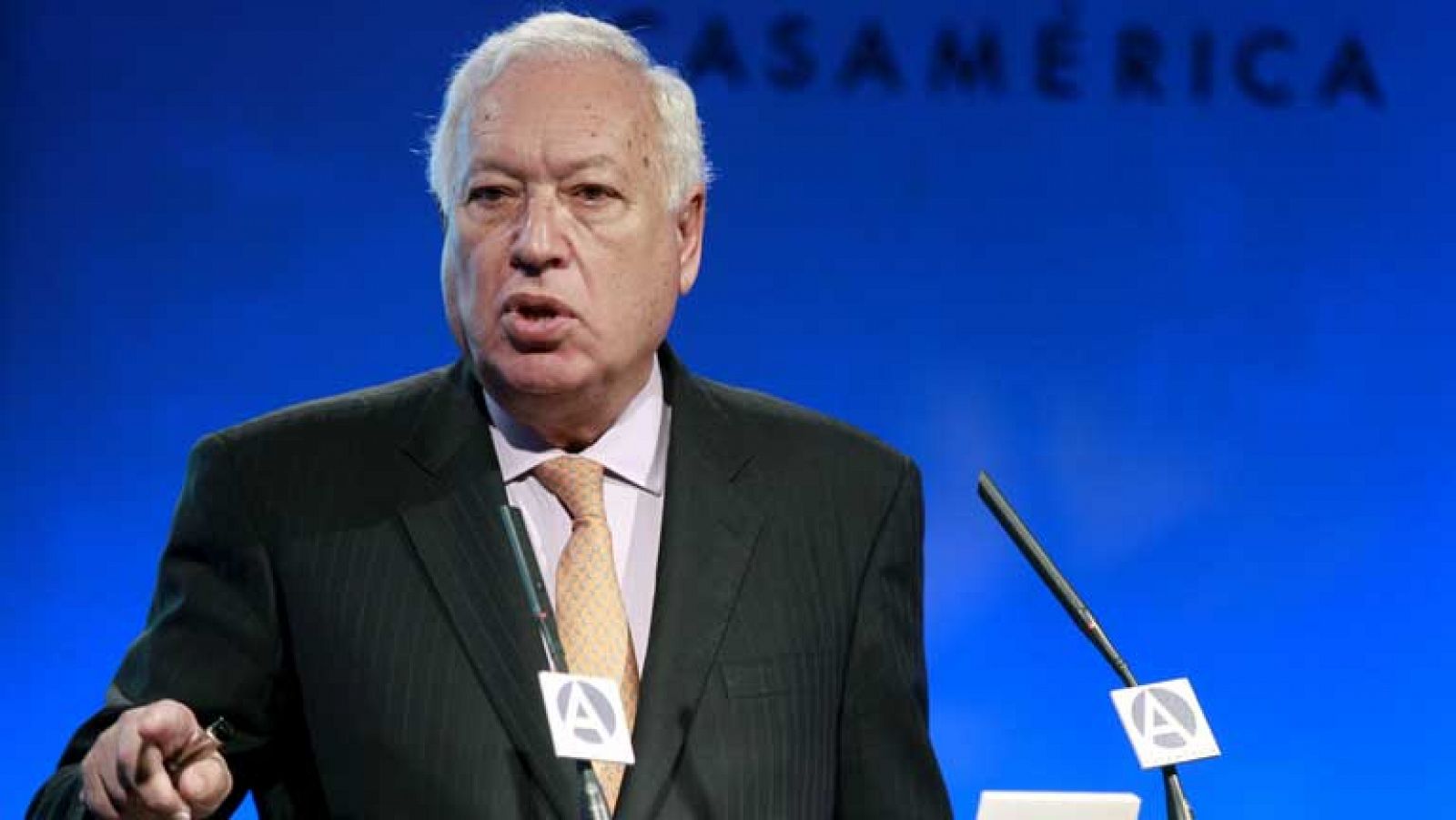 Margallo cree que lo ocurrido en el Barça-Madrid da mala imagen a España