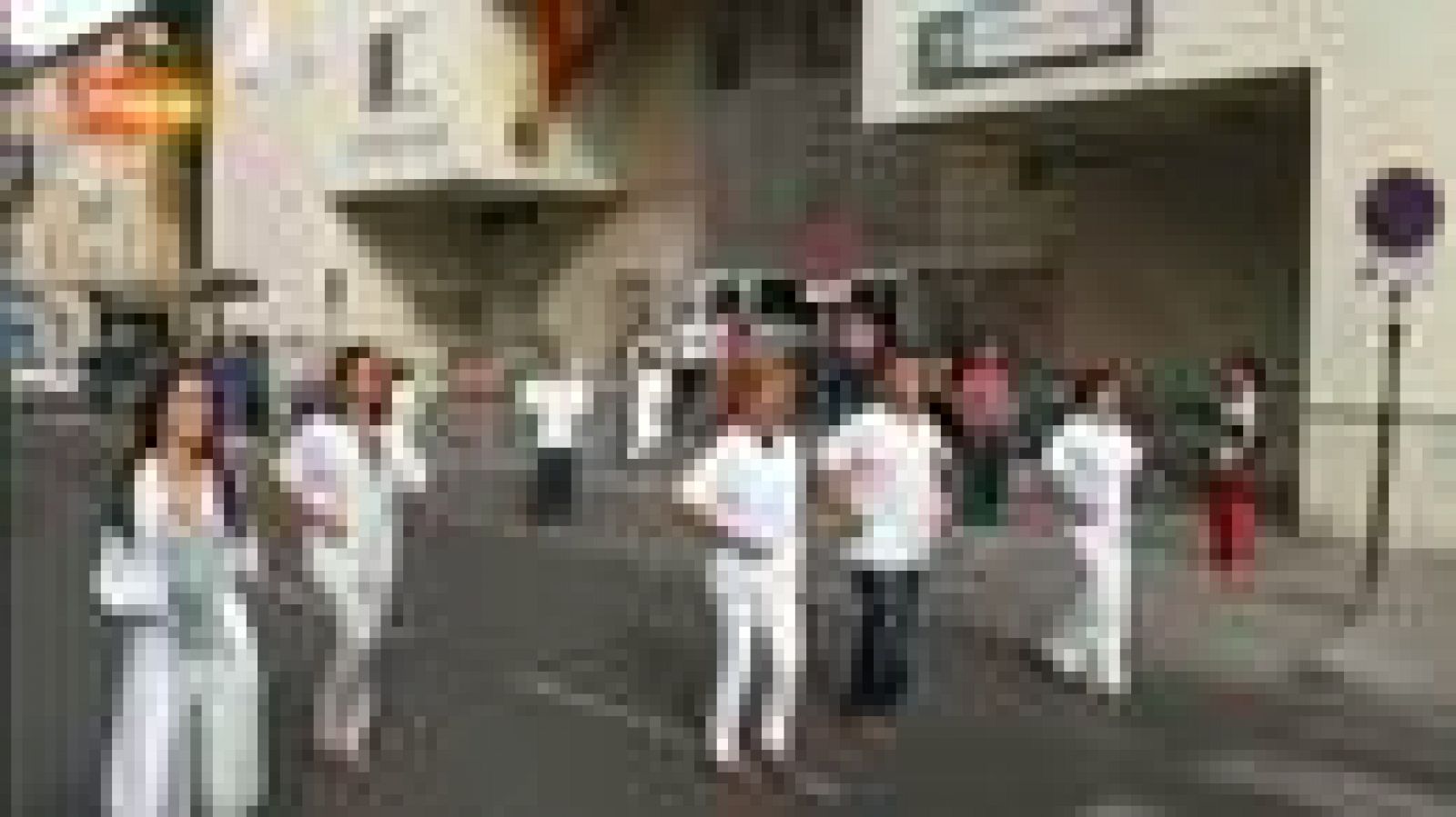 Sanitarios De Granada Protestan Con Un Flashmob Por Los Recortes Rtve Es