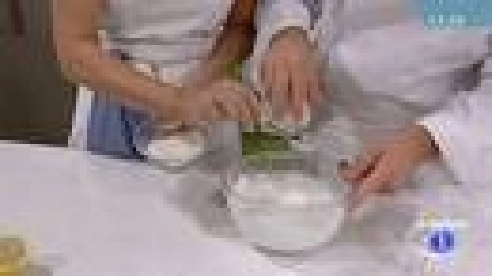 RTVE Cocina:  Pastelillos de merengue rellenos  | RTVE Play