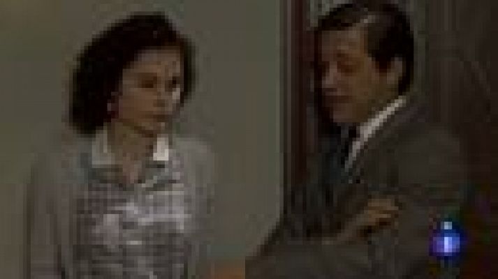 Amar en tiempos revueltos - Emilio vuelve a agredir a Asunción