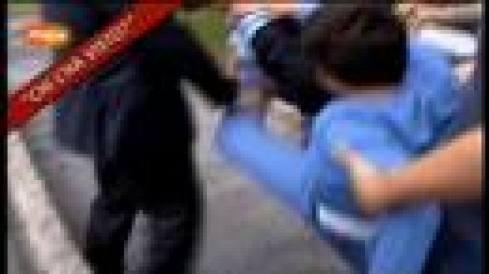  - Conmoción por un vídeo que muestra a la policía italiana llevándose a un menor por la fuerza