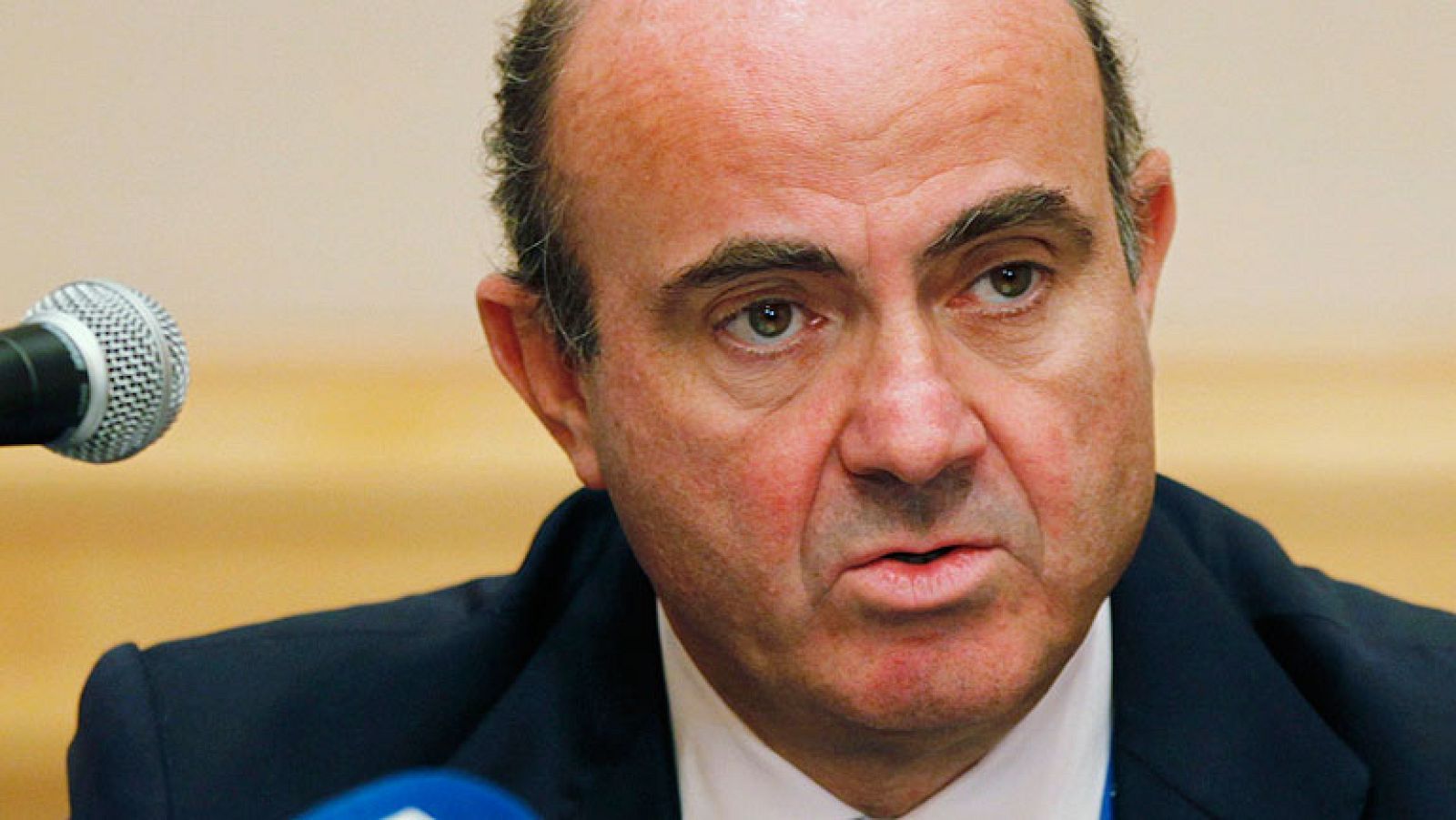 De Guindos dice que hay más optimismo con la deuda española que hace tres meses - Informativo 24h | Ver