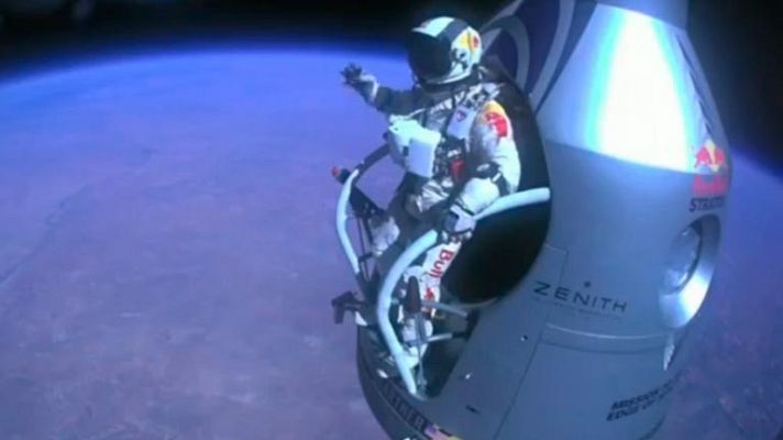 Telediario 1 - El de Baumgartner, un salto para la historia