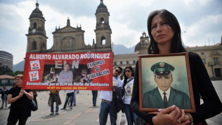 Telediario 1 - Se retrasan hasta el martes los contactos entre Colombia y la FARC