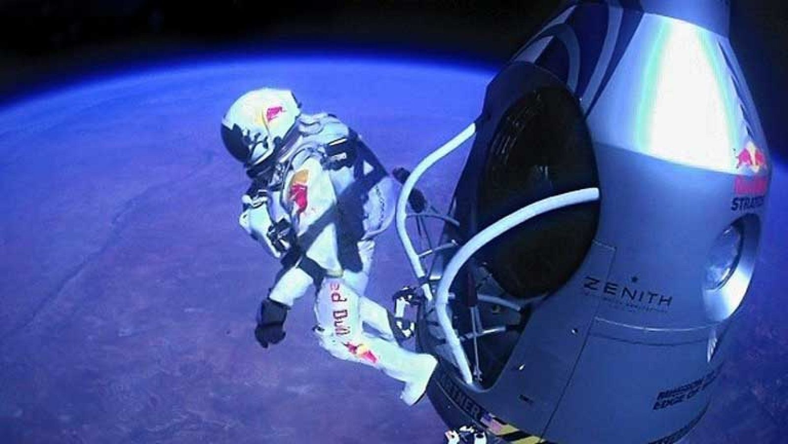 Félix Baumgartner  el primer hombre en romper la barrera del sonido