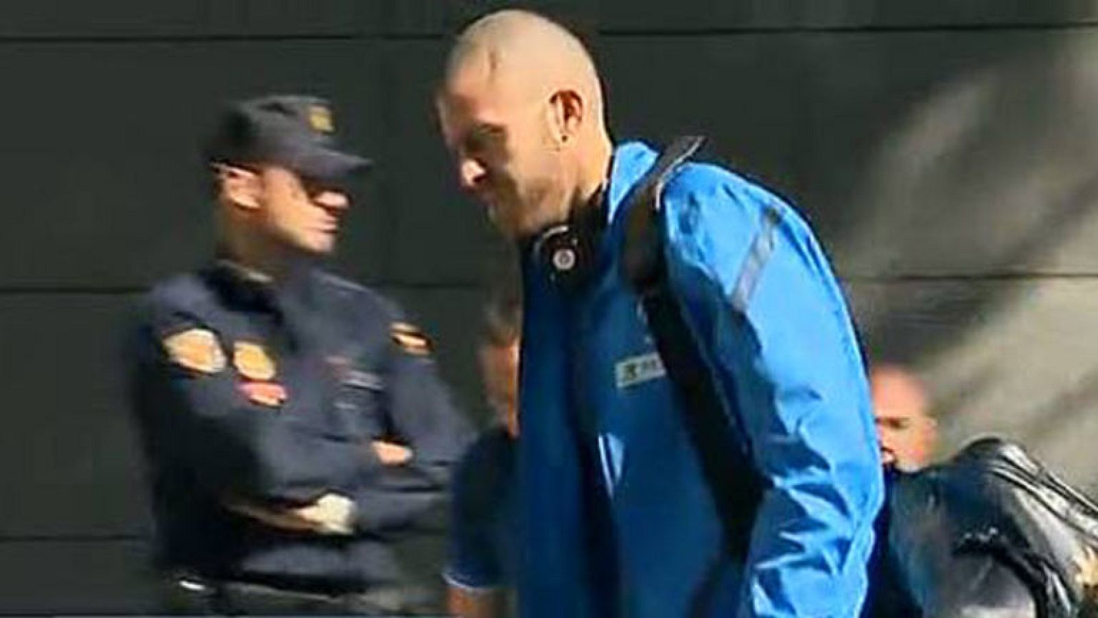 El rival de la Roja ya está en la capital de España, donde ha llegado con Benzema y Ribéry a la cabeza. El combinado galo disputará a España el liderato del grupo en el Vicente Calderón.