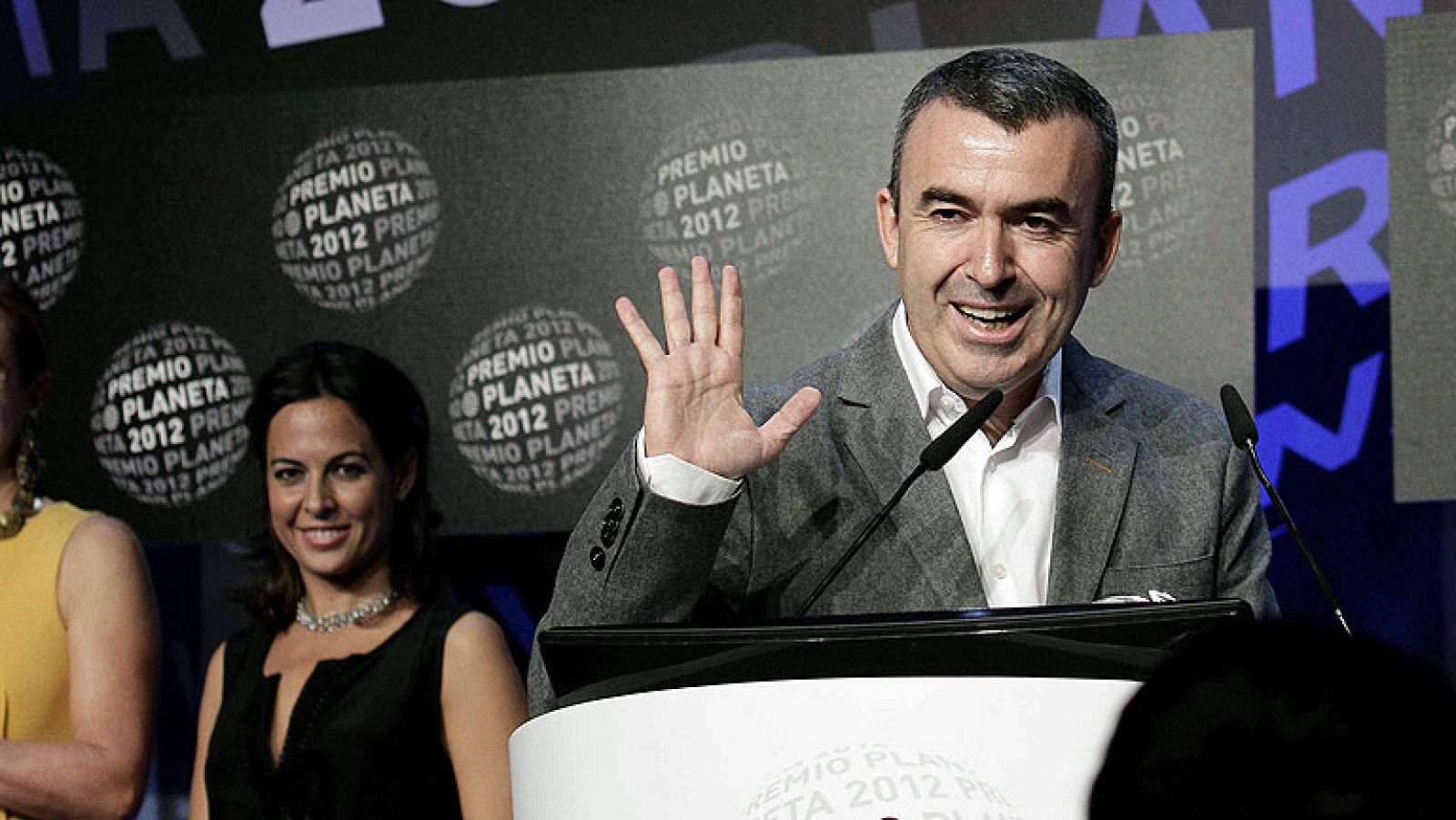 El escritor madrileño Lorenzo Silva gana la 61ª edición del Premio Planeta - Otros programas | Ver