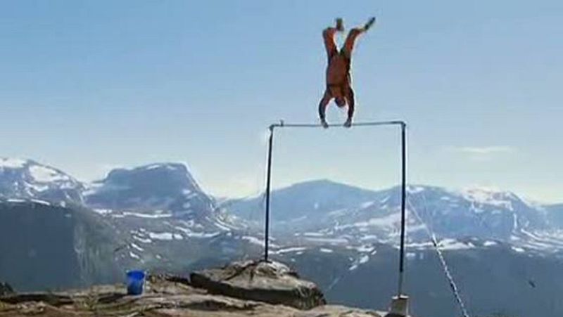 Un salto base desde un fiordo que casi acaba en tragedia