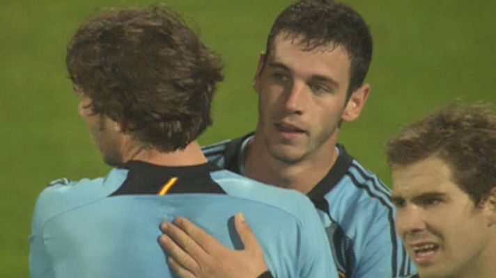  - Álvaro Vázquez hace doblete (1-3)