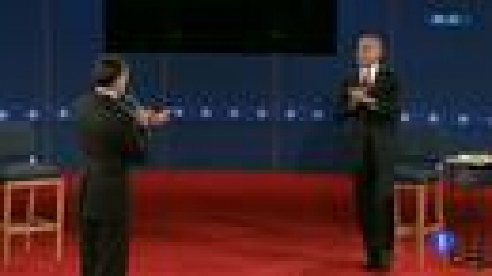 Telediario 1: Obama contraataca y consigue remontar frente a Romney en el segundo debate | RTVE Play