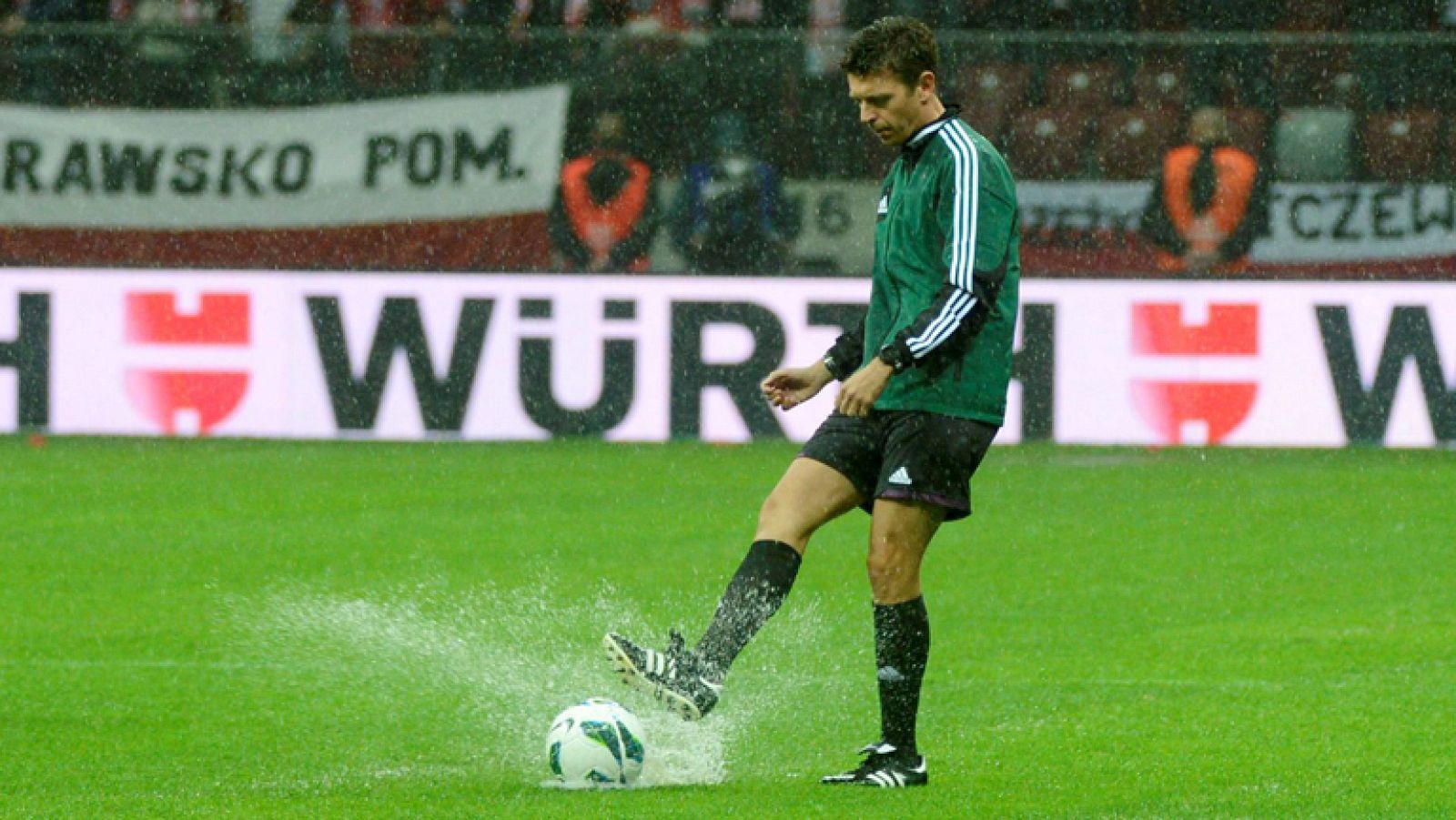 Diluvio en el Polonia-Inglaterra que tuvo que ser suspendido