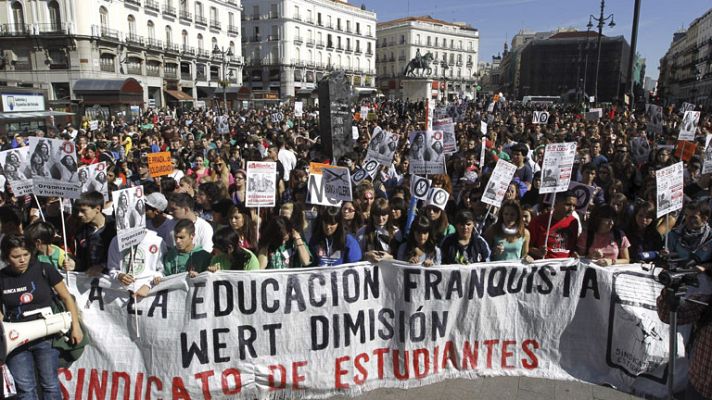 Telediario 1 - 2º día de protestas estudiantiles