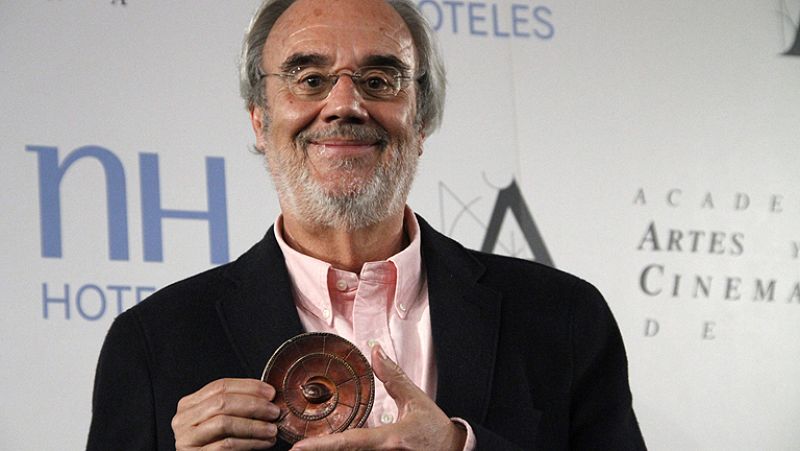 Gutiérrez Aragón recibe la Medalla de Oro de la Academia de Cine por sus tres décadas de cine