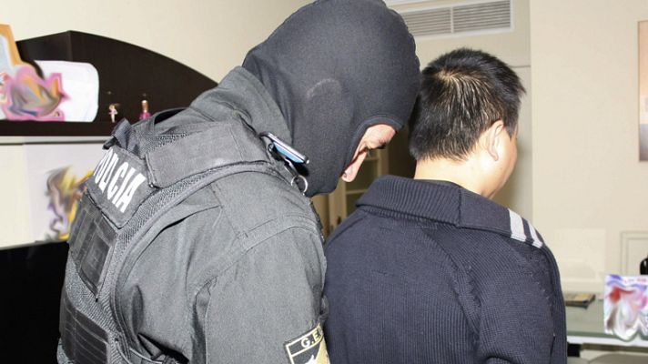 Telediario 1 - El juez envía a prisión a diecisiete implicados en la operación Emperador