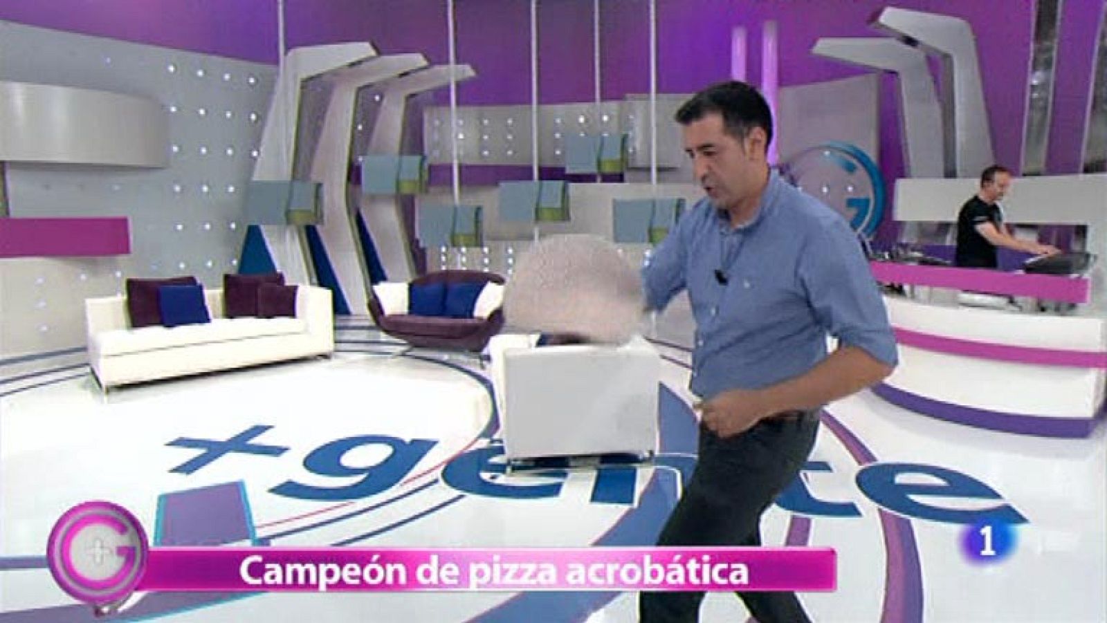 Más Gente - Pizza acrobática