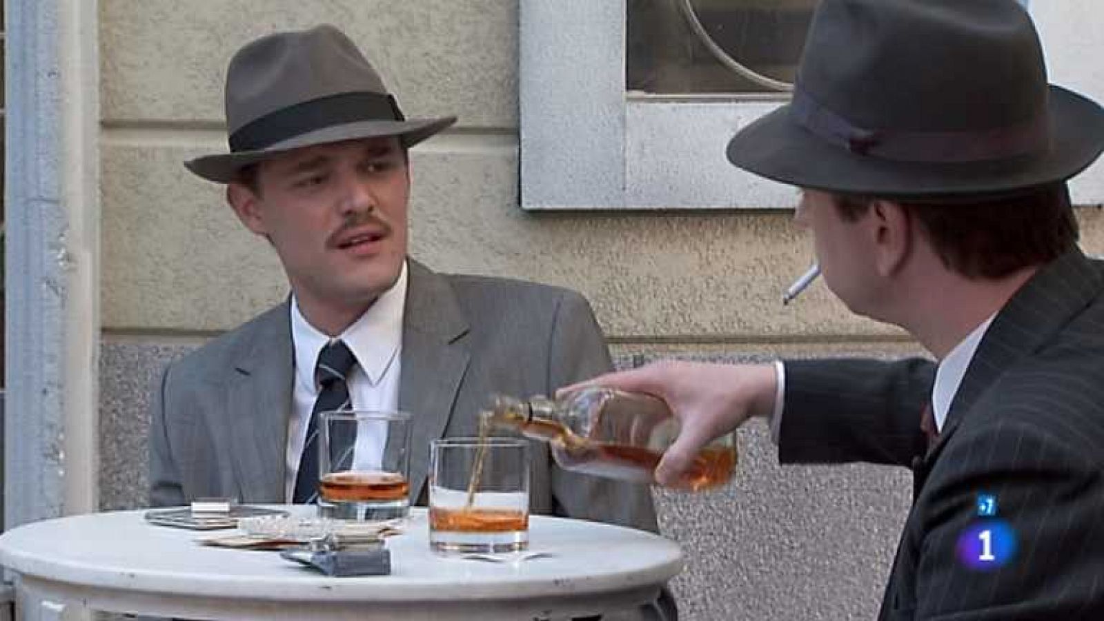 Amar en tiempos revueltos - T7 - Capítulo 236 - Bonilla y Héctor empiezan a investigar el caso de la costurera desaparecida - ver ahora