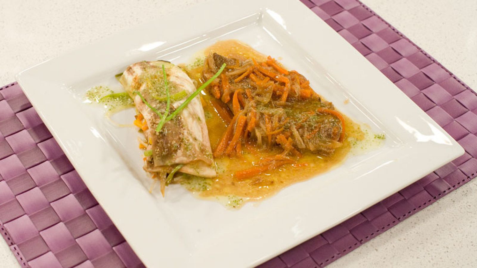 Saber cocinar  - Escalopes a la cerveza con milhojas de verduras calabaza y judías verdes