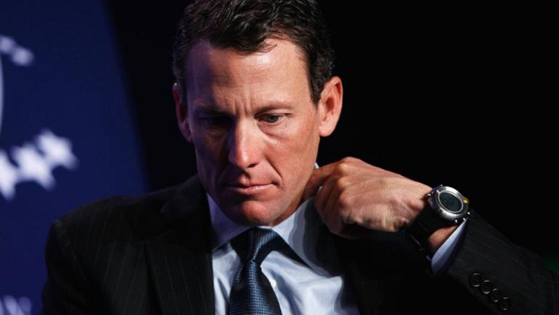 Armstrong pide a su fundación que mantenga la lucha