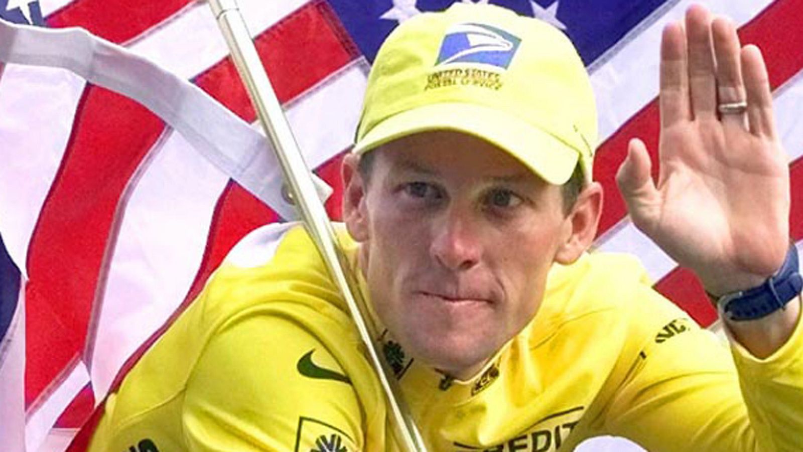 El presidente de la UCI, Pat McQuaid, anuncia la retirada de los títulos de Armstrong, incluidos los siete Tours, por el informe de la USADA sobre sus prácticas de dopaje. "Armstrong no tiene cabida en el ciclismo", asegura.