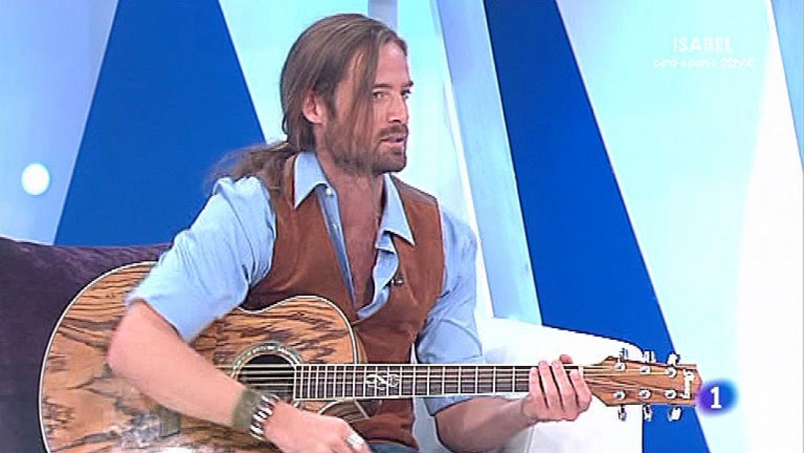 Más Gente - William Miller, un apuesto Beltrán de la Cueva
