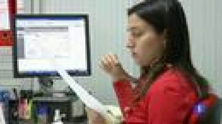 Telediario 1 - Bruselas quiere aumentar la presencia de las mujeres en los consejos