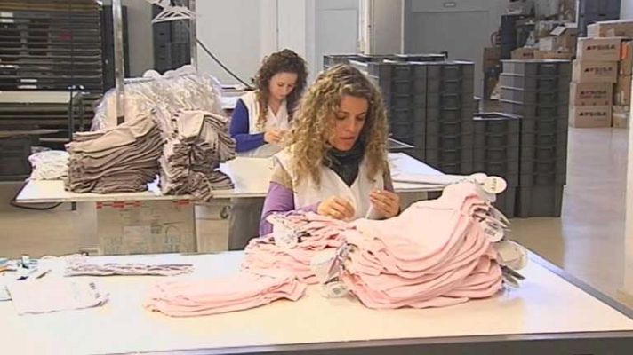 Telediario 1 - Bruselas quiere aumentar la presencia de las mujeres en los consejos