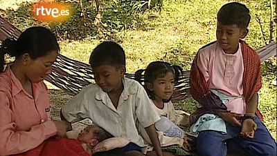 Pueblo de Dios - El corazn herido de Camboya (2002)