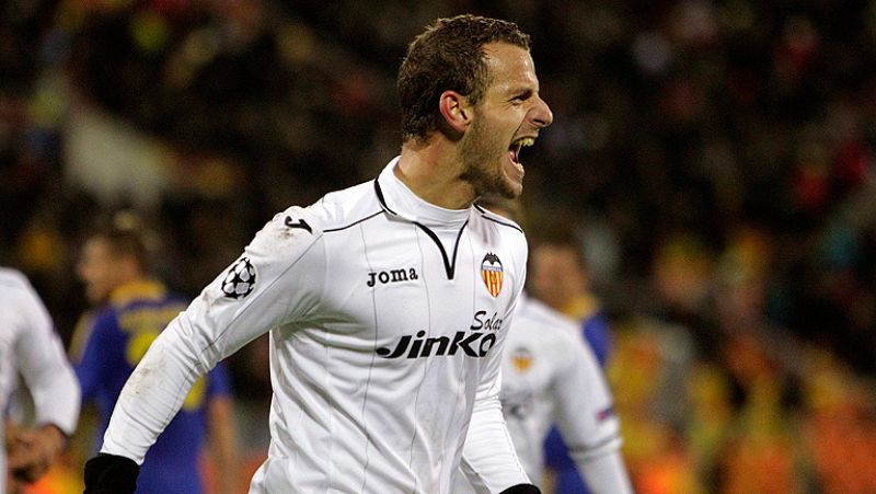 El delantero Roberto Soldado se ha convertido, con el triplete conseguido ante el BATE Borisov (0-3), en el máximo goleador en solitario del Valencia en la Liga de Campeones con catorce goles marcados. Antes de jugar ante el BATE, Soldado compartía c