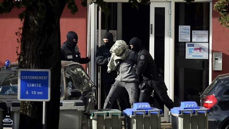 Ya están en comisaría los dos presuntos etarras detenidos en Francia 