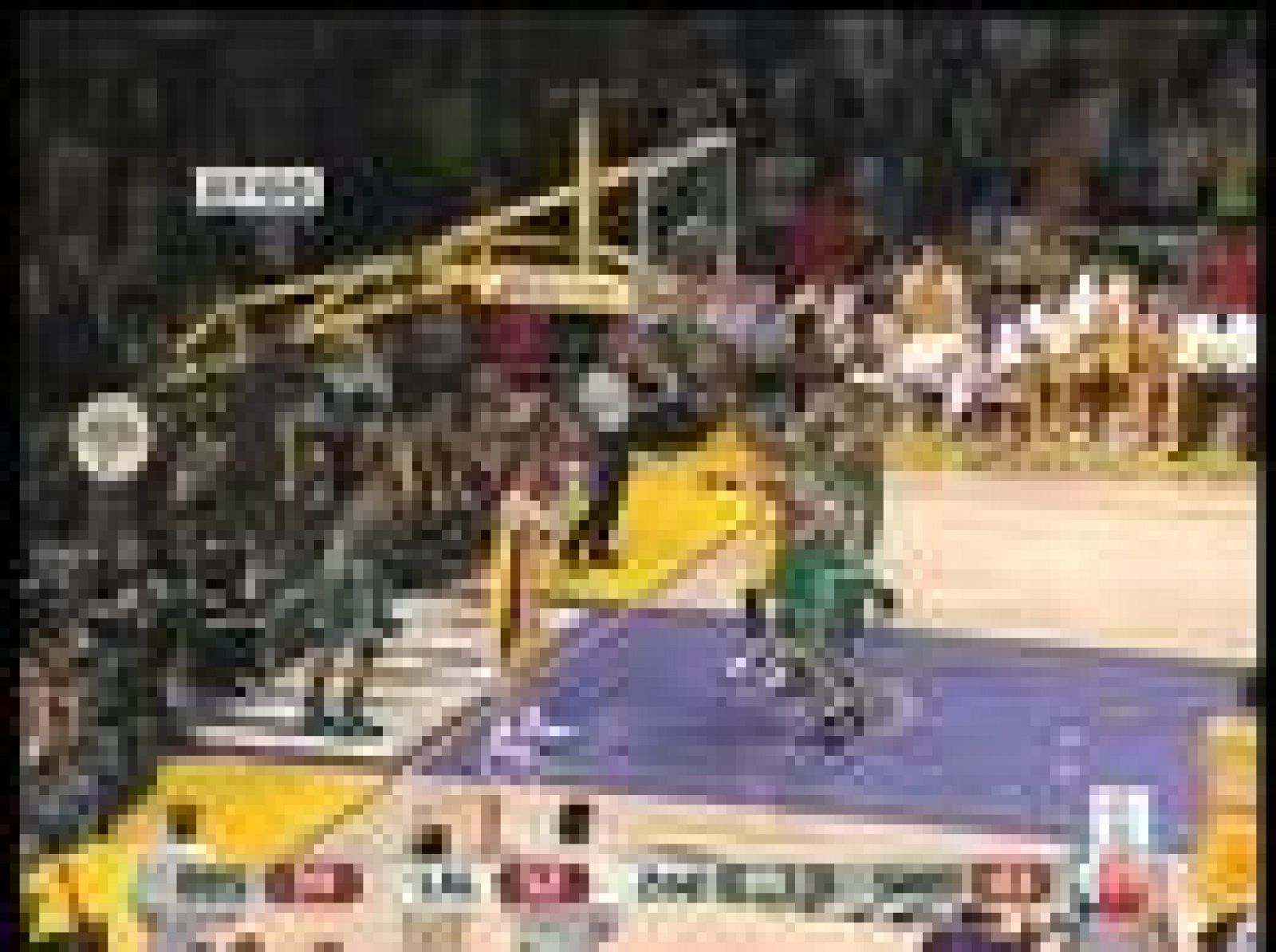  Los Lakers salvan su primer match-ball