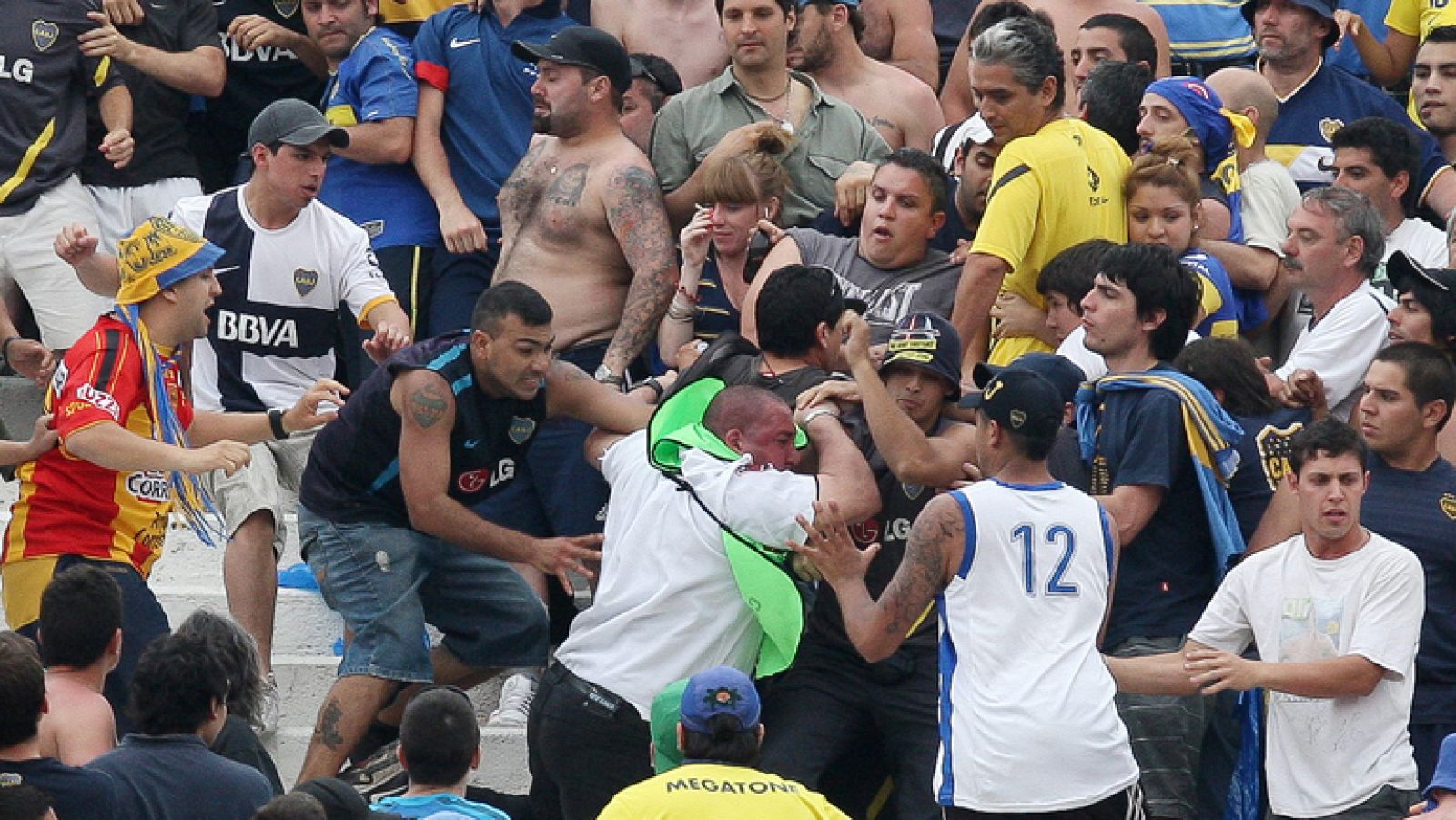 El clásico River - Boca deja 25 heridos en Argentina